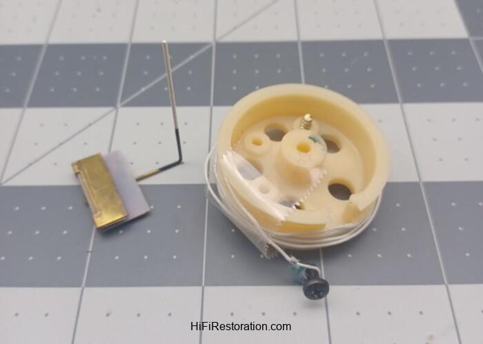 Sansui 441 Dial Pointer String Pulley. Part # 5416361